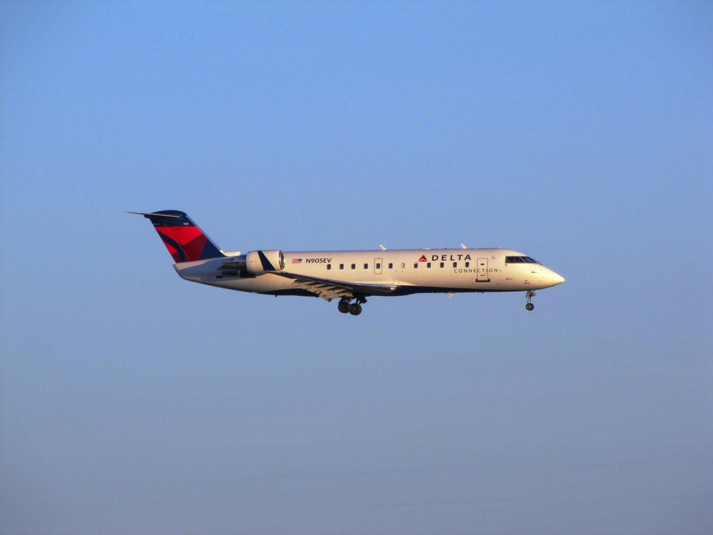 Photo of Expressjet N905EV, Canadair Corporate Jetliner