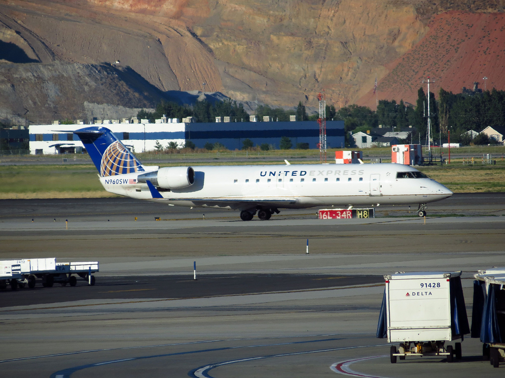 Photo of Skywest Airlines N960SW, Canadair Corporate Jetliner