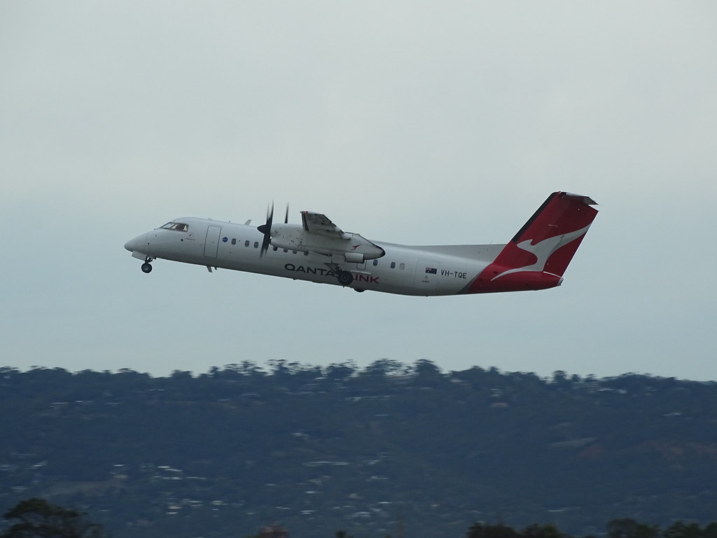 Photo of Eastern Australia Airlines VH-TQE, De Havilland Dash 8 (300)