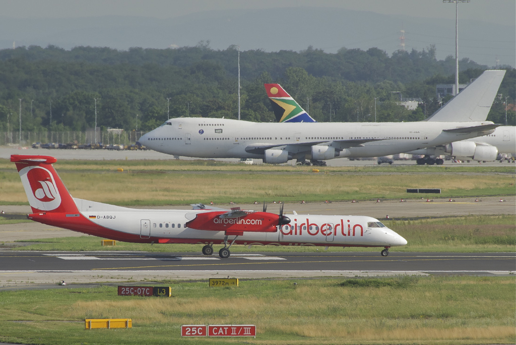 Photo of Luftfahrtgesellschaft Walter D-ABQJ, De Havilland Dash 8 (400)