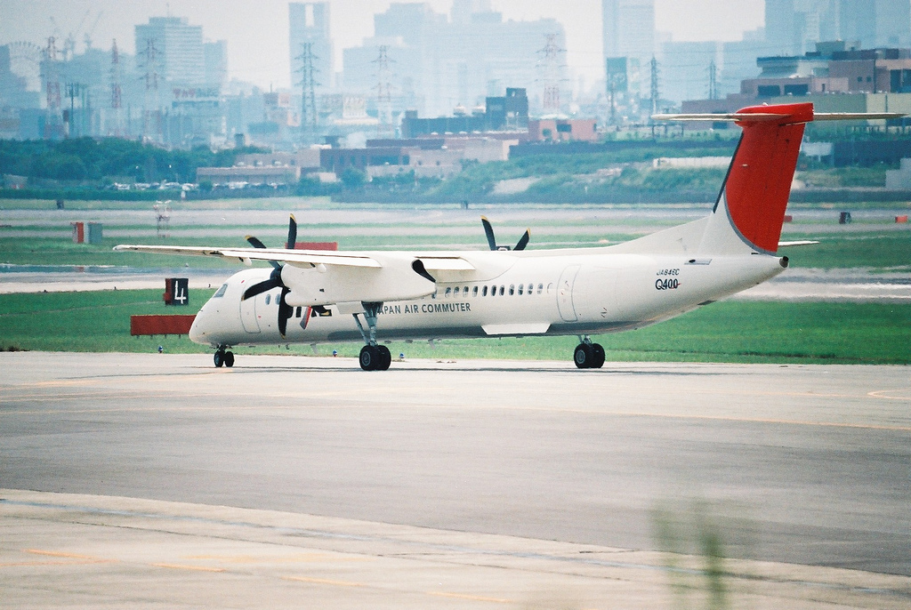 Photo of Japan Air Commuter JA846C, De Havilland Dash 8 (400)