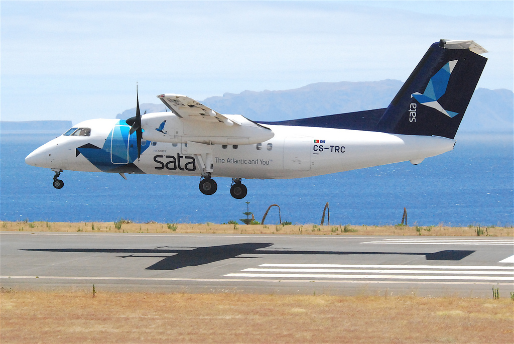 Photo of SATA Azores Airlines CS-TRC, De Havilland DHC-8-200 Dash 8