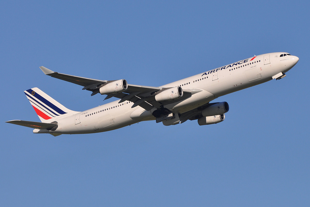 Photo of Air France F-GLZJ, Airbus A340-300