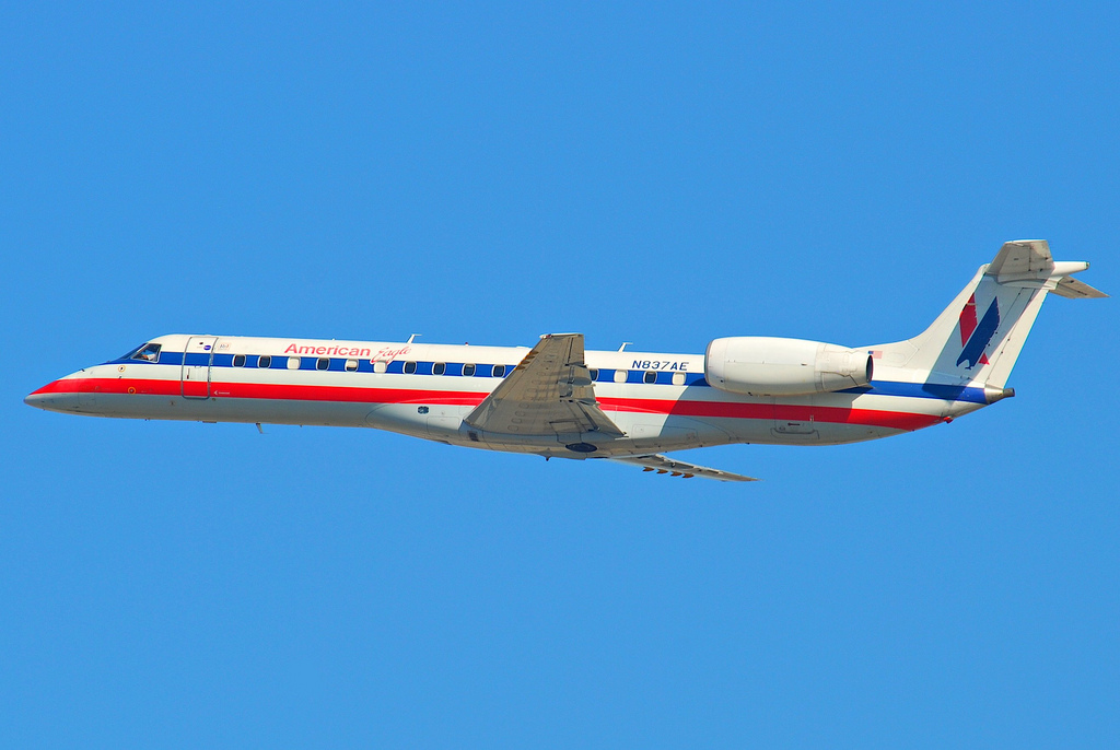 Photo of American Eagle N837AE, Embraer ERJ-135