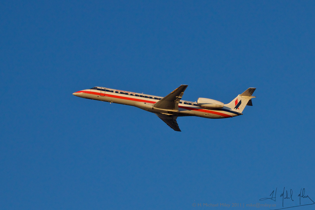 Photo of American Eagle N922AE, Embraer ERJ-145