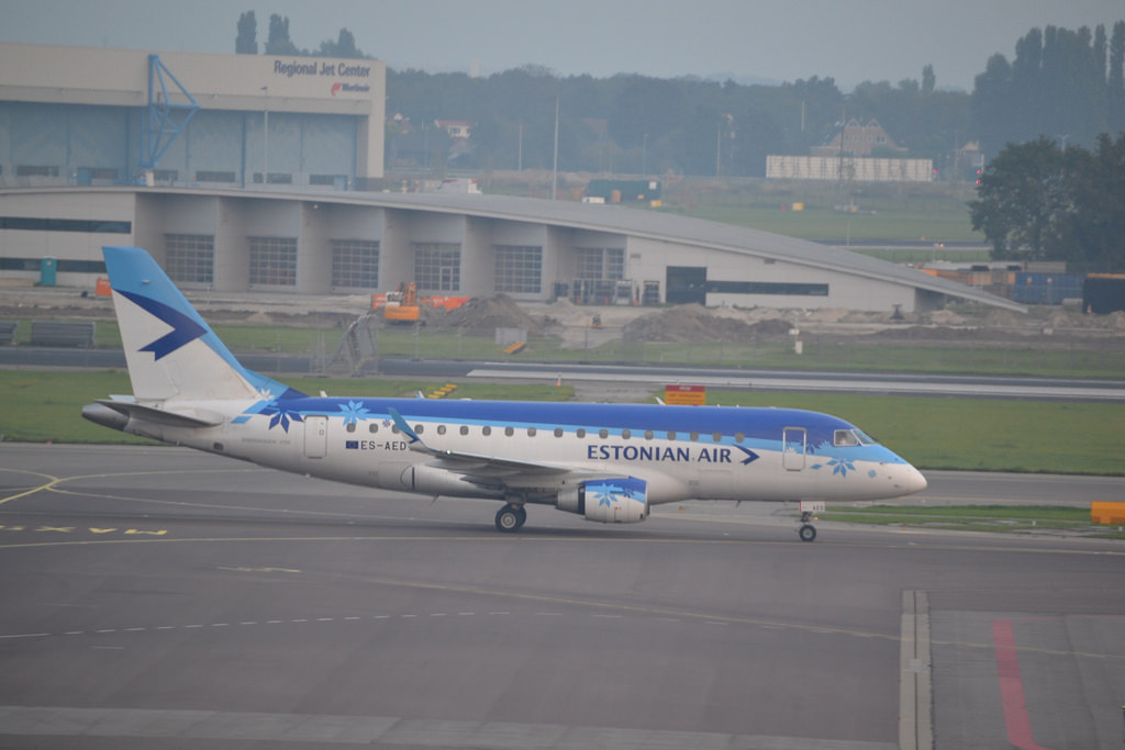 Photo of Estonian Air ES-AED, Embraer ERJ-170
