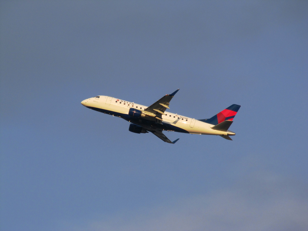 Photo of Shuttle America N823MD, Embraer ERJ-170