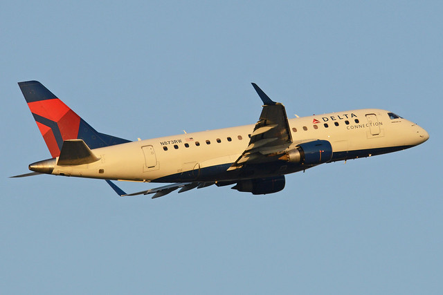 Photo of N873RW