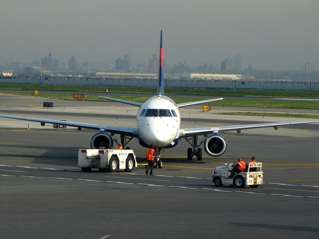 Photo of Republic Airways N873RW, Embraer ERJ-170