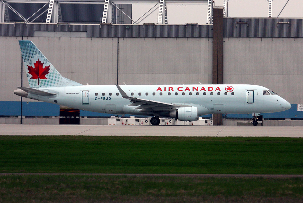 Photo of Sky Regional Airlines C-FEJD, Embraer ERJ-175
