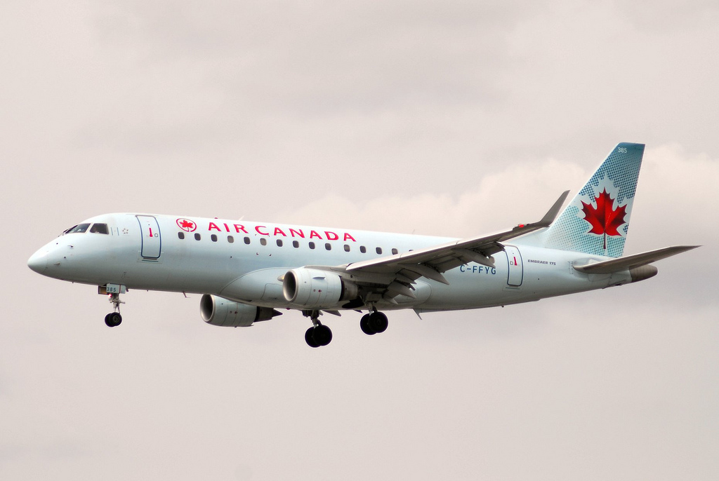 Photo of Sky Regional Airlines C-FFYG, Embraer ERJ-175