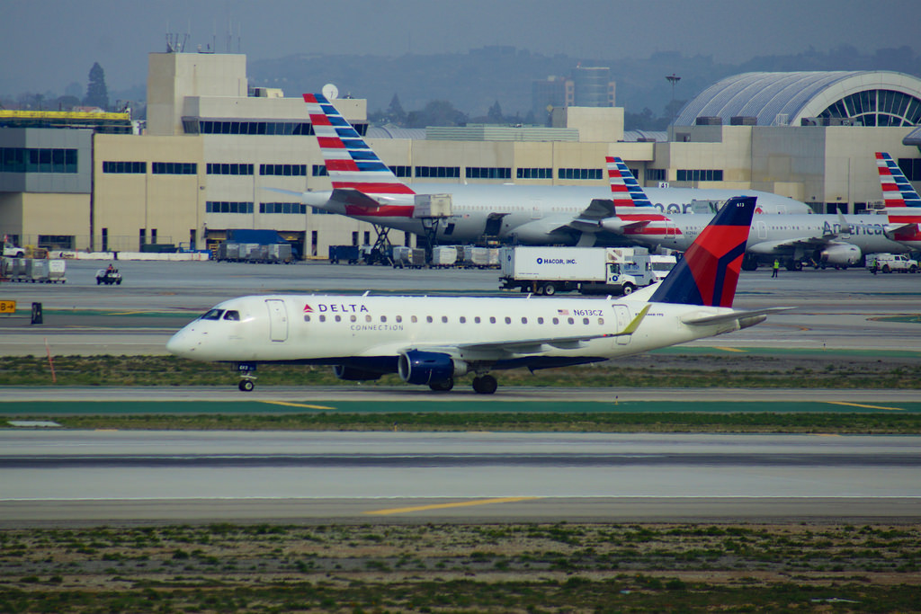 Photo of Compass Airlines N613CZ, Embraer ERJ-175
