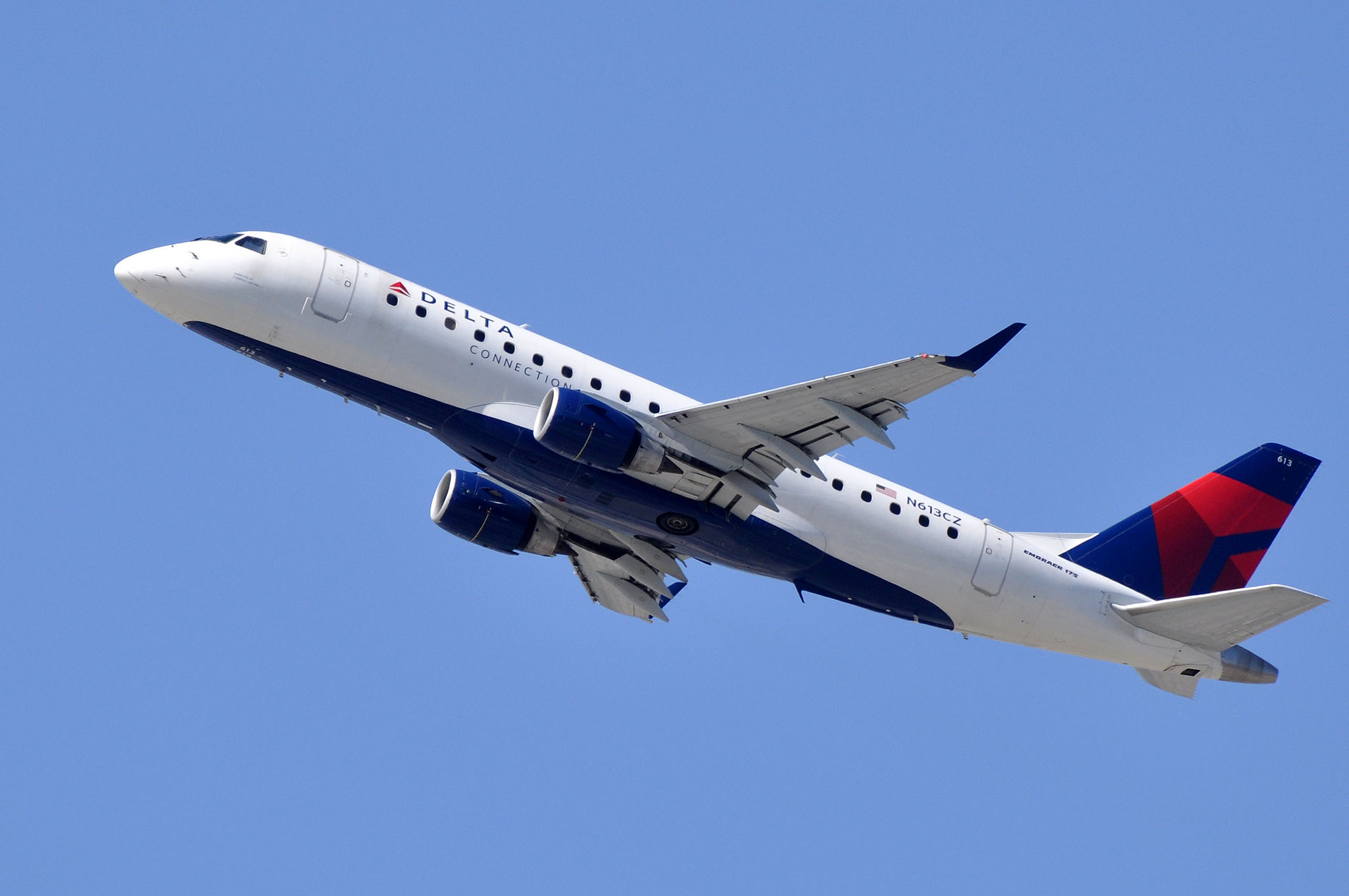 Photo of Compass Airlines N613CZ, Embraer ERJ-175