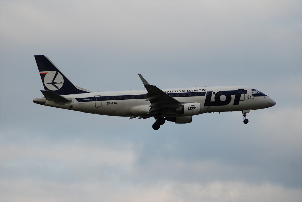 Photo of LOT Polish Airlines SP-LIA, Embraer ERJ-175