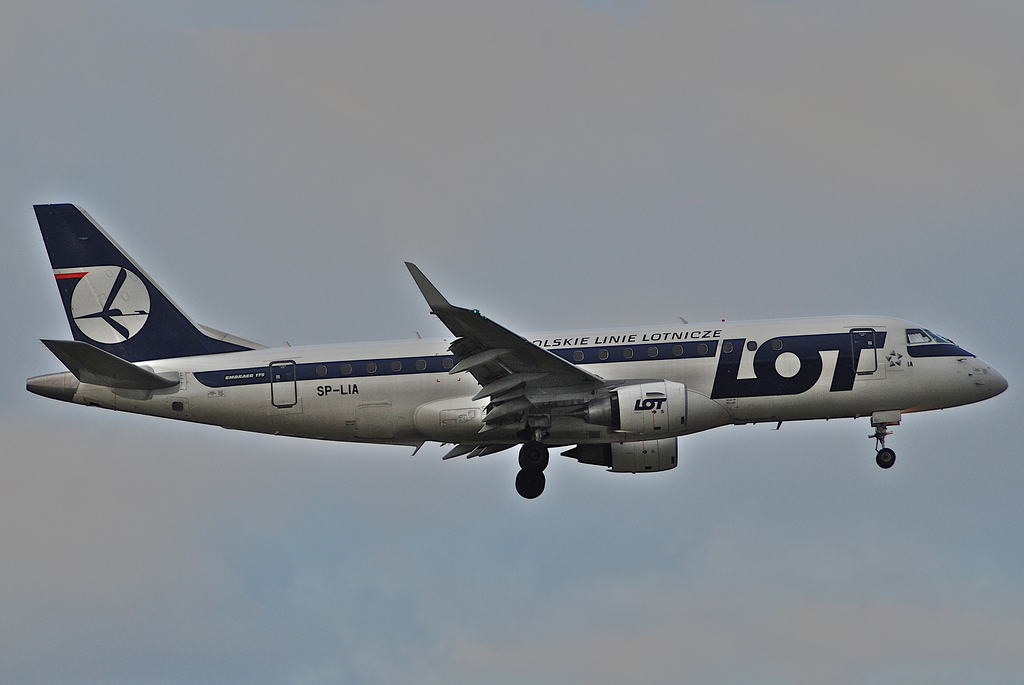 Photo of LOT Polish Airlines SP-LIA, Embraer ERJ-175
