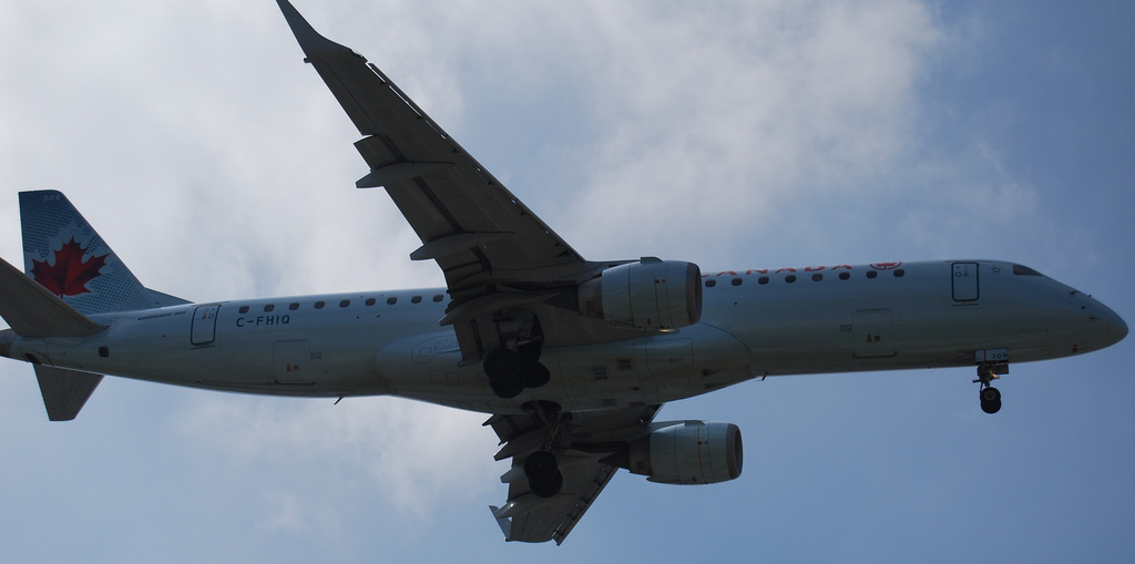 Photo of Air Canada C-FHIQ, Embraer ERJ-190