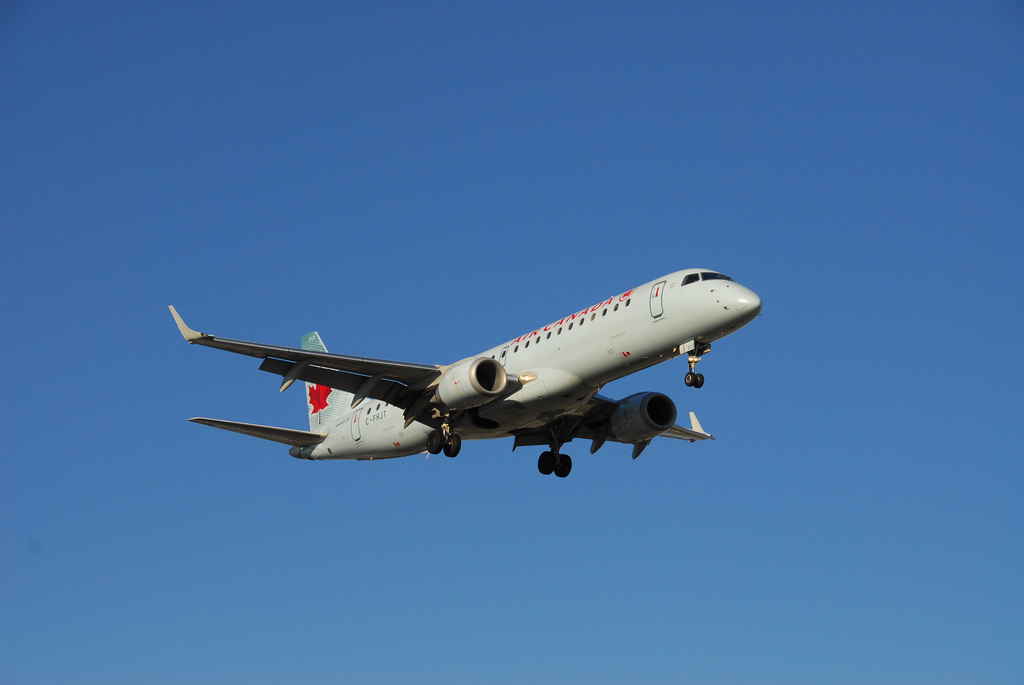 Photo of Air Canada C-FHJT, Embraer ERJ-190