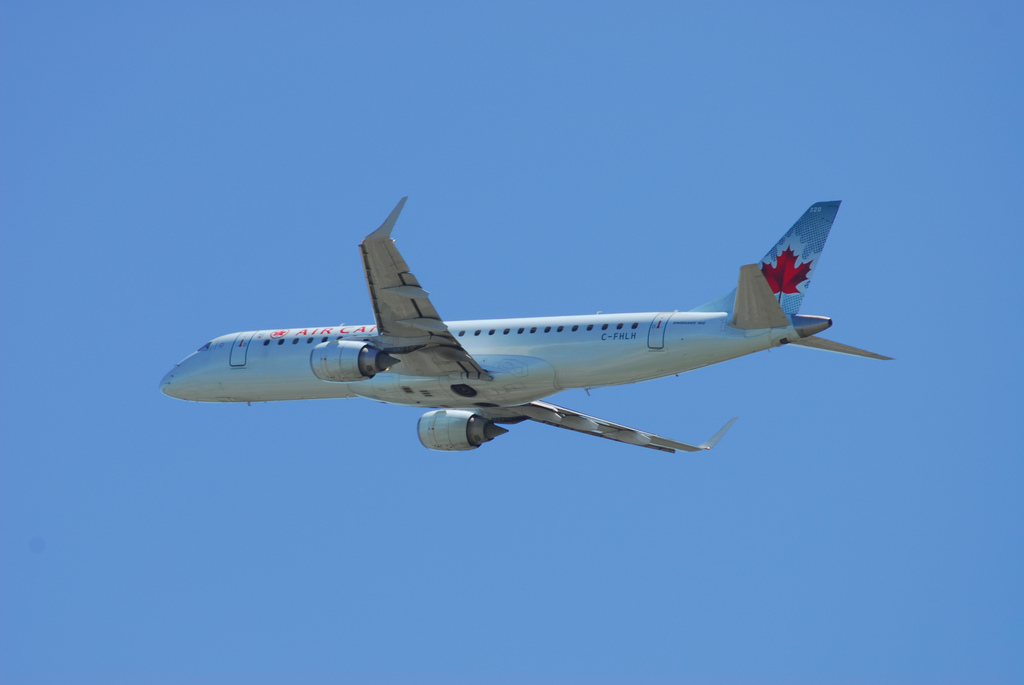 Photo of Air Canada C-FHLH, Embraer ERJ-190