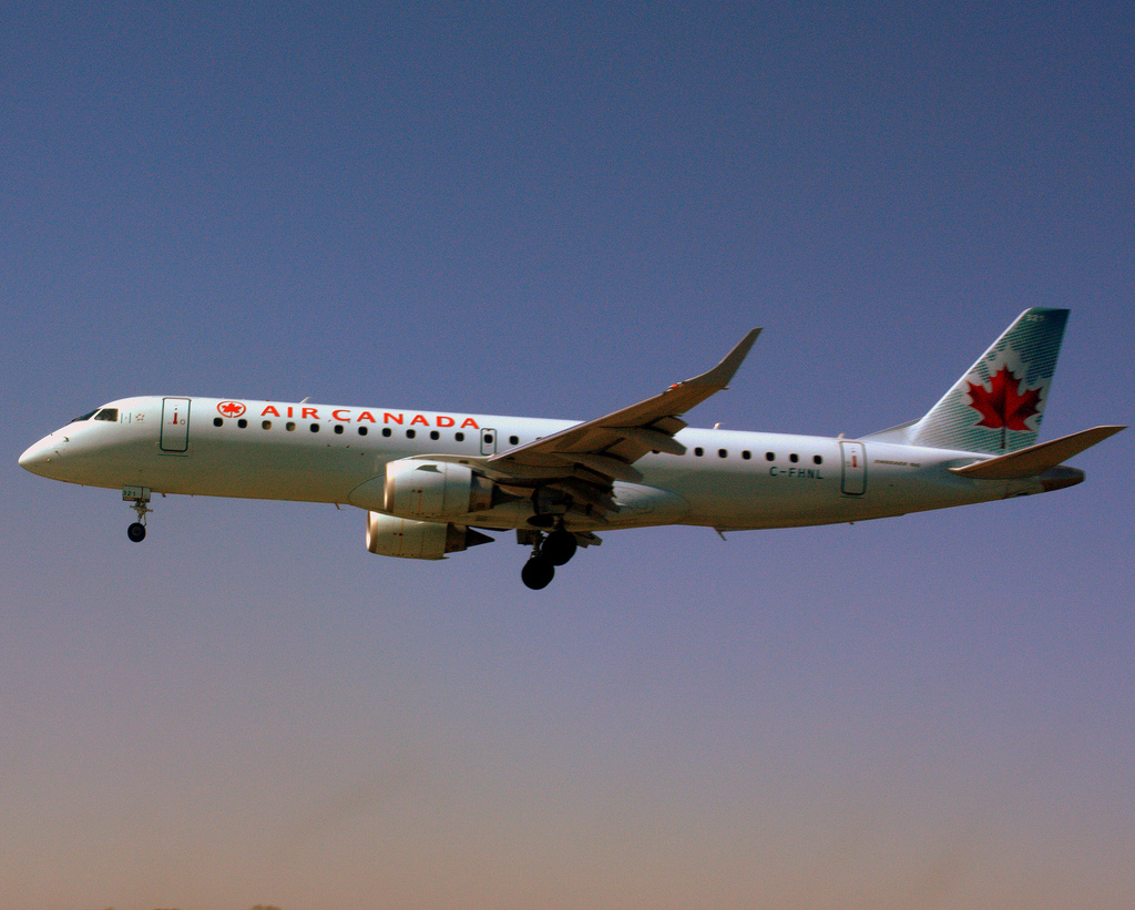 Photo of Air Canada C-FHNL, Embraer ERJ-190