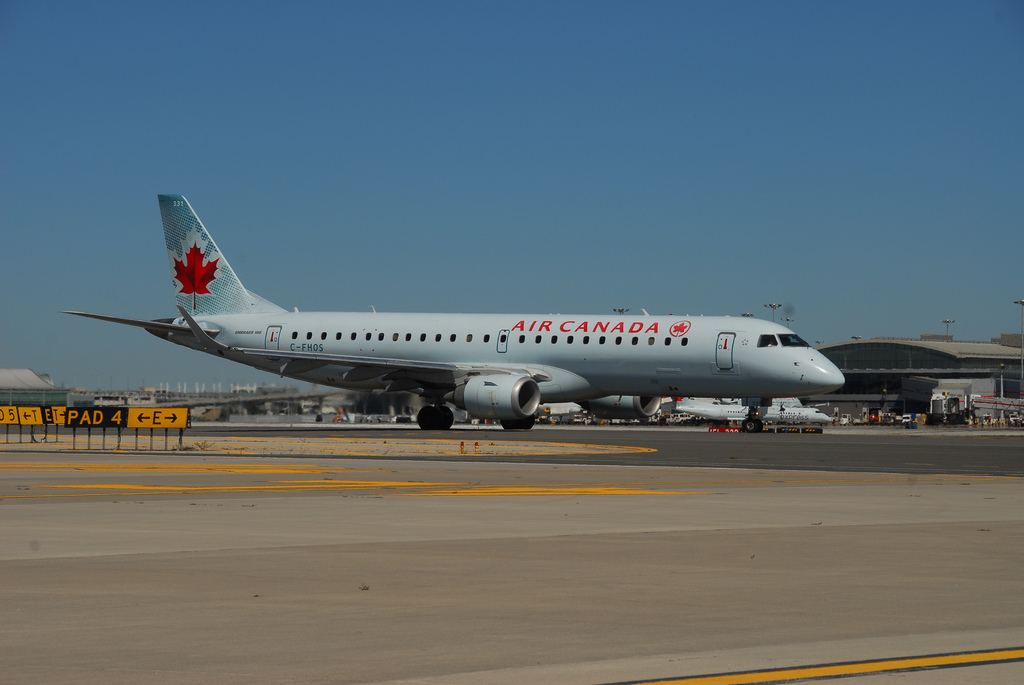 Photo of Air Canada C-FHOS, Embraer ERJ-190