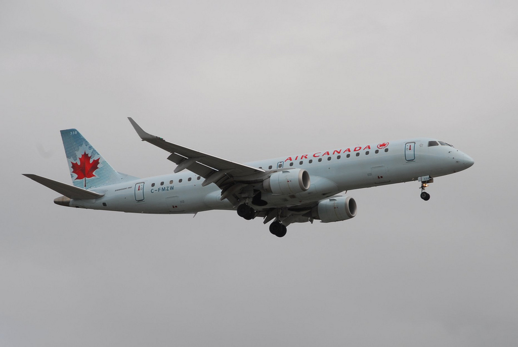 Photo of Air Canada C-FMZW, Embraer ERJ-190