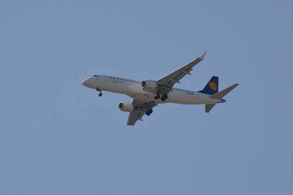 Photo of Lufthansa Cityline D-AECC, Embraer ERJ-190