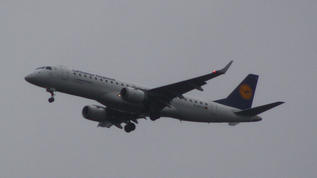 Photo of Lufthansa Cityline D-AECC, Embraer ERJ-190