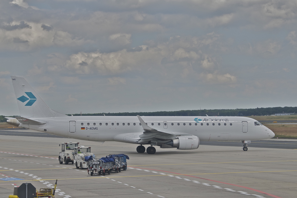 Photo of Augsburg Airways D-AEMG, Embraer ERJ-190