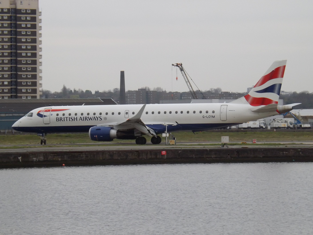 Photo of British Airways G-LCYM, Embraer ERJ-190