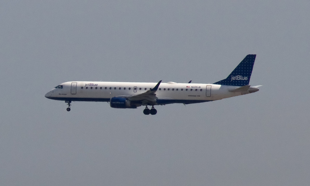 Photo of Jetblue N229JB, Embraer ERJ-190