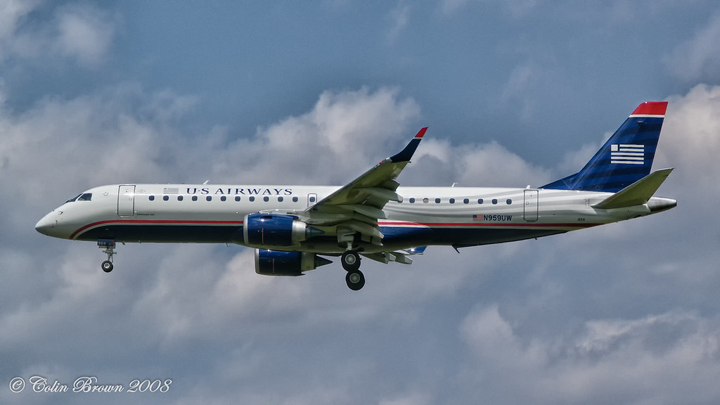 Photo of American Airlines N959UW, Embraer ERJ-190