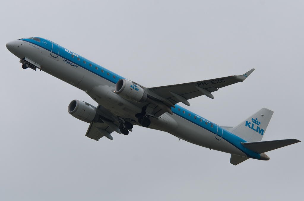 Photo of KLM Cityhopper PH-EZC, Embraer ERJ-190