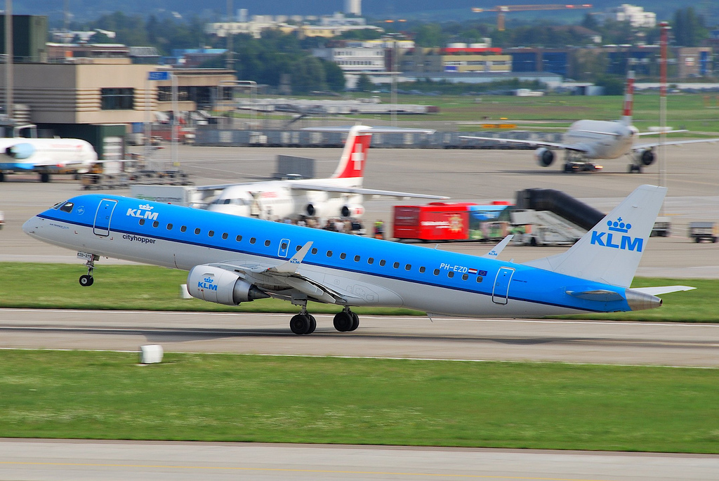 Photo of KLM PH-EZD, Embraer ERJ-190