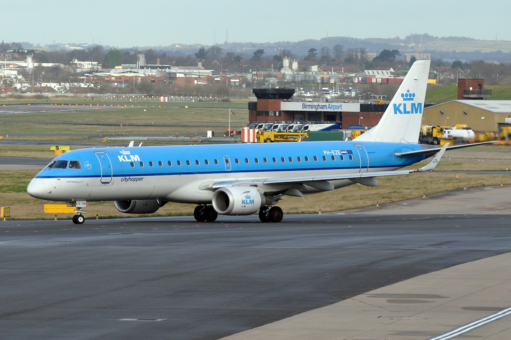 Photo of KLM Cityhopper PH-EZE, Embraer ERJ-190