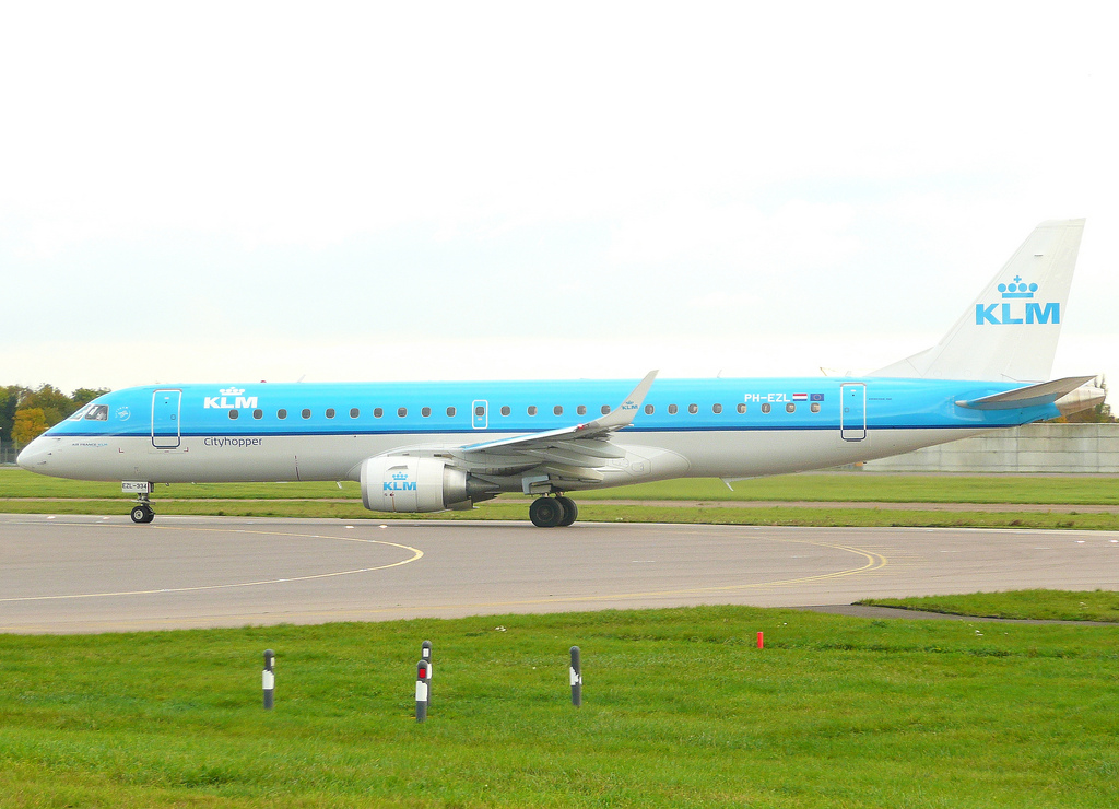 Photo of KLM Cityhopper PH-EZL, Embraer ERJ-190