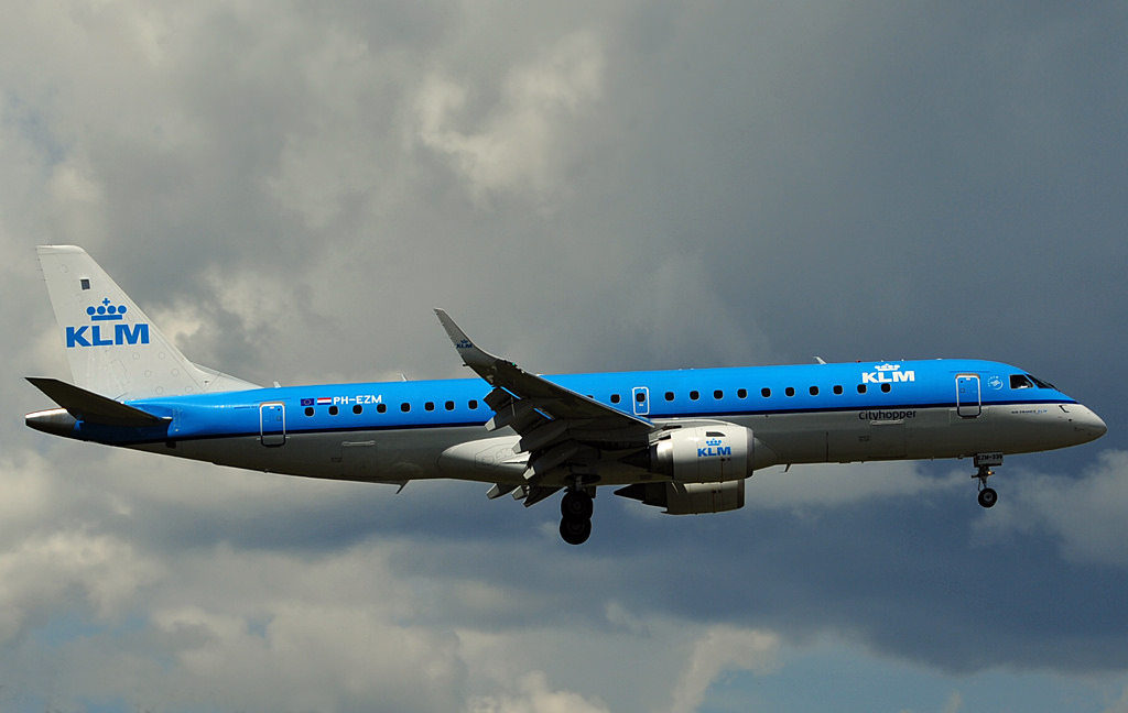 Photo of KLM Cityhopper PH-EZM, Embraer ERJ-190