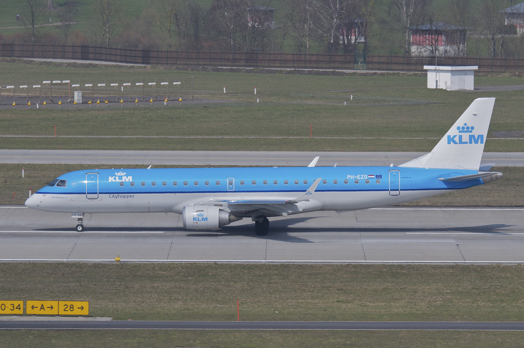 Photo of KLM Cityhopper PH-EZO, Embraer ERJ-190