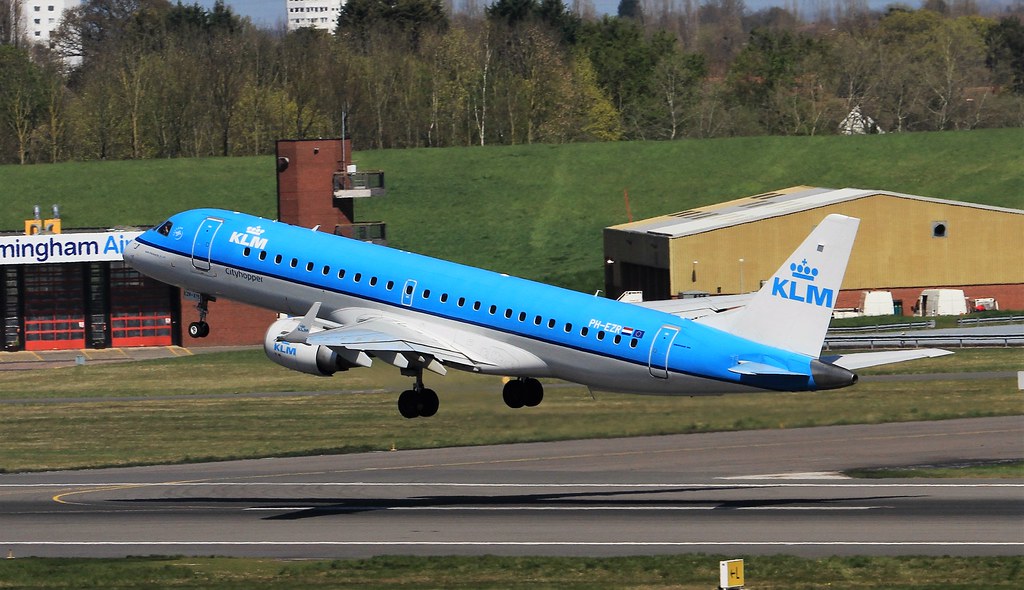 Photo of KLM Cityhopper PH-EZR, Embraer ERJ-190