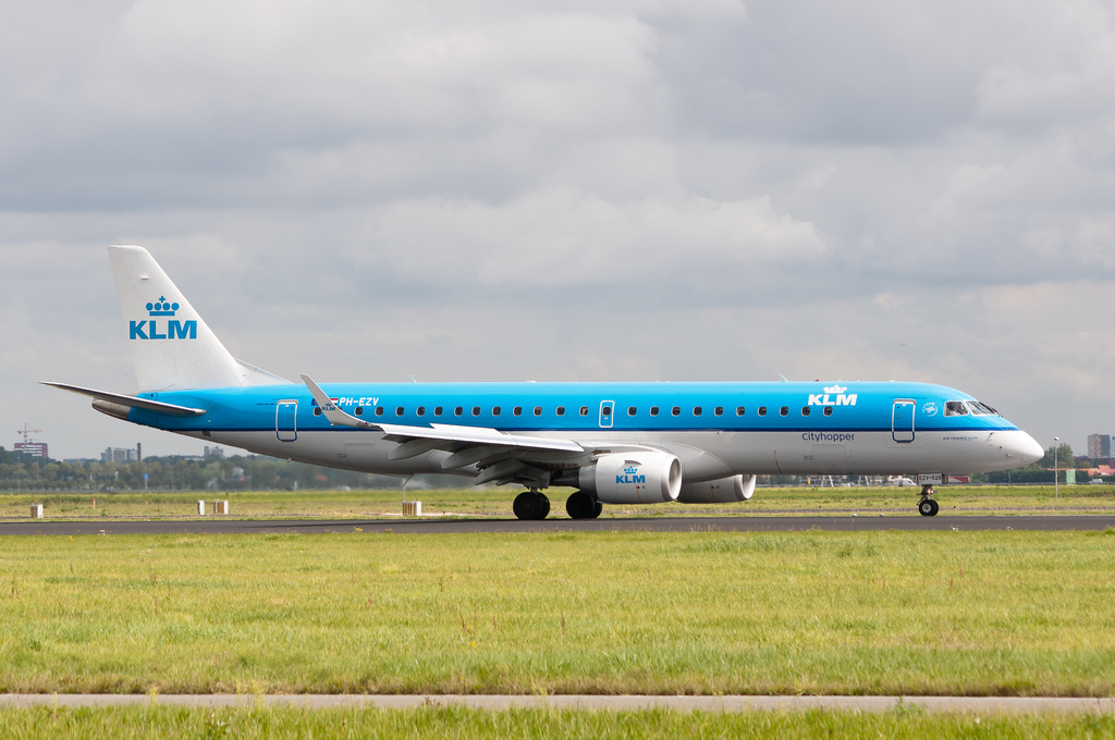 Photo of KLM Cityhopper PH-EZV, Embraer ERJ-190