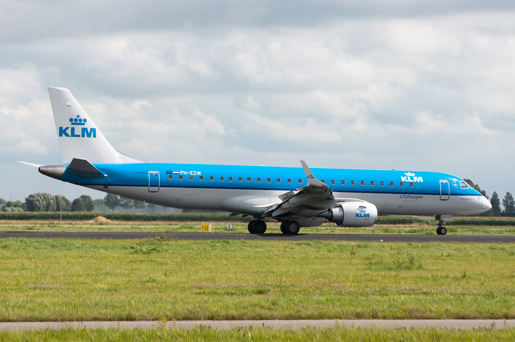 Photo of KLM Cityhopper PH-EZW, Embraer ERJ-190