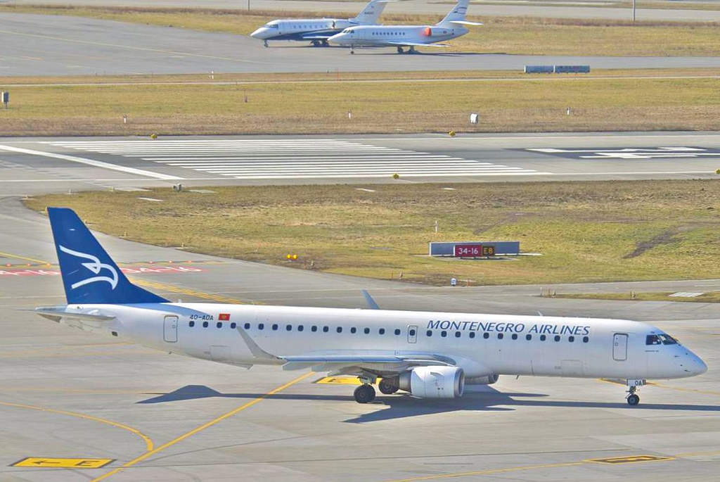Photo of Montenegro Airlines 4O-AOA, Embraer ERJ-195