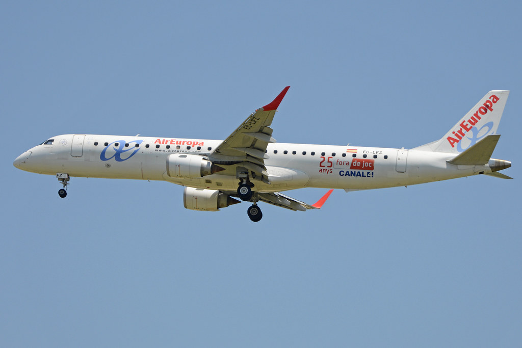 Photo of Aero Nova EC-LFZ, Embraer ERJ-195