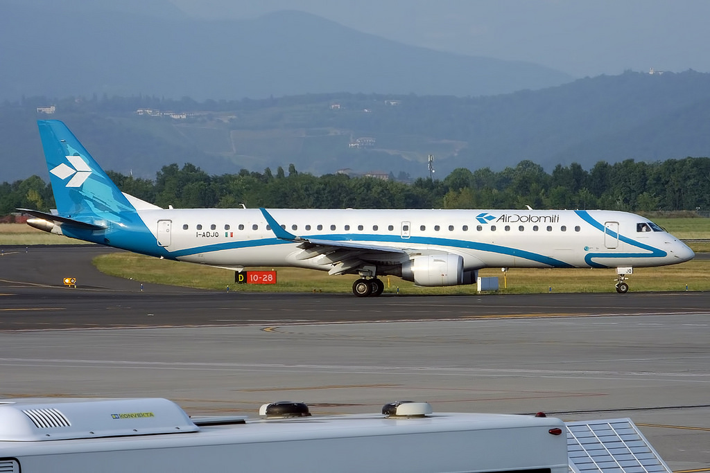 Photo of Air Dolomiti I-ADJQ, Embraer ERJ-195