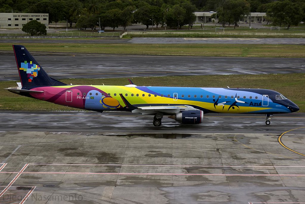 Photo of Azul Linhas Aereas PR-AXH, Embraer ERJ-195