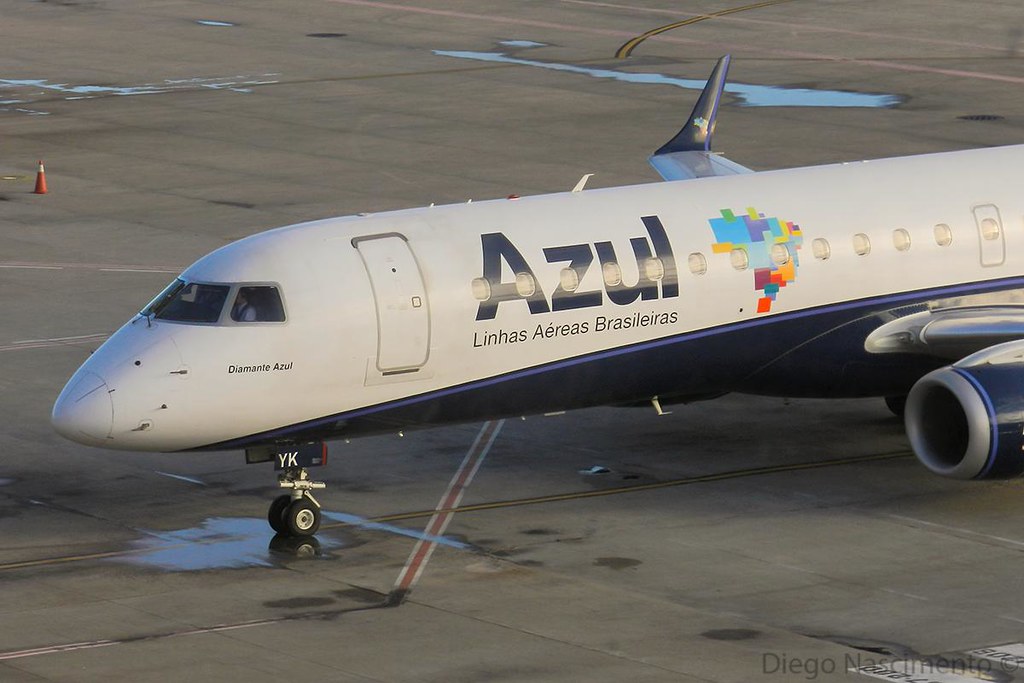 Photo of Azul Linhas Aereas PR-AYK, Embraer ERJ-195
