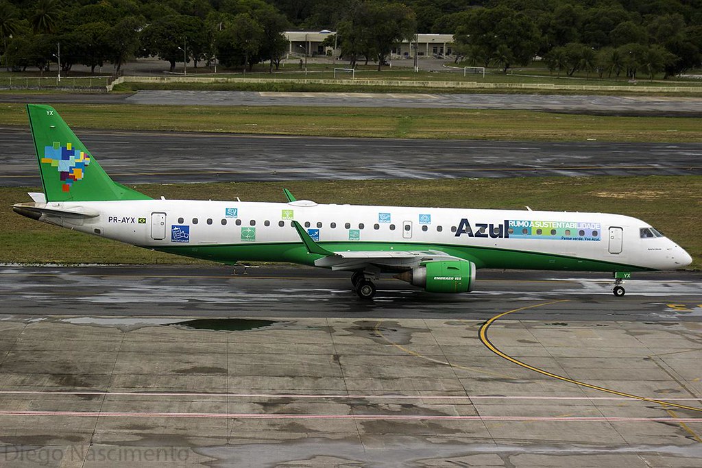 Photo of Azul Linhas Aereas PR-AYX, Embraer ERJ-195