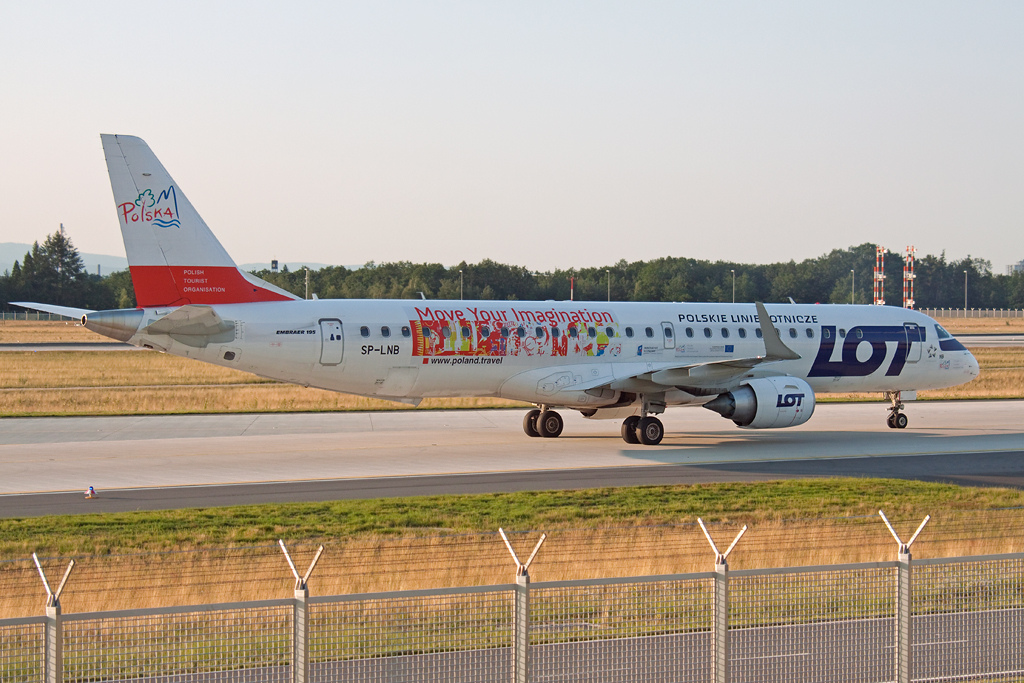 Photo of LOT Polish Airlines SP-LNB, Embraer ERJ-195