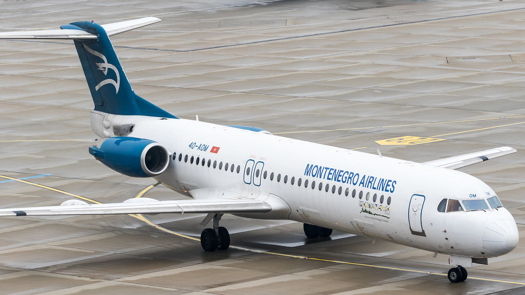 Photo of Montenegro Airlines 4O-AOM, Fokker 100