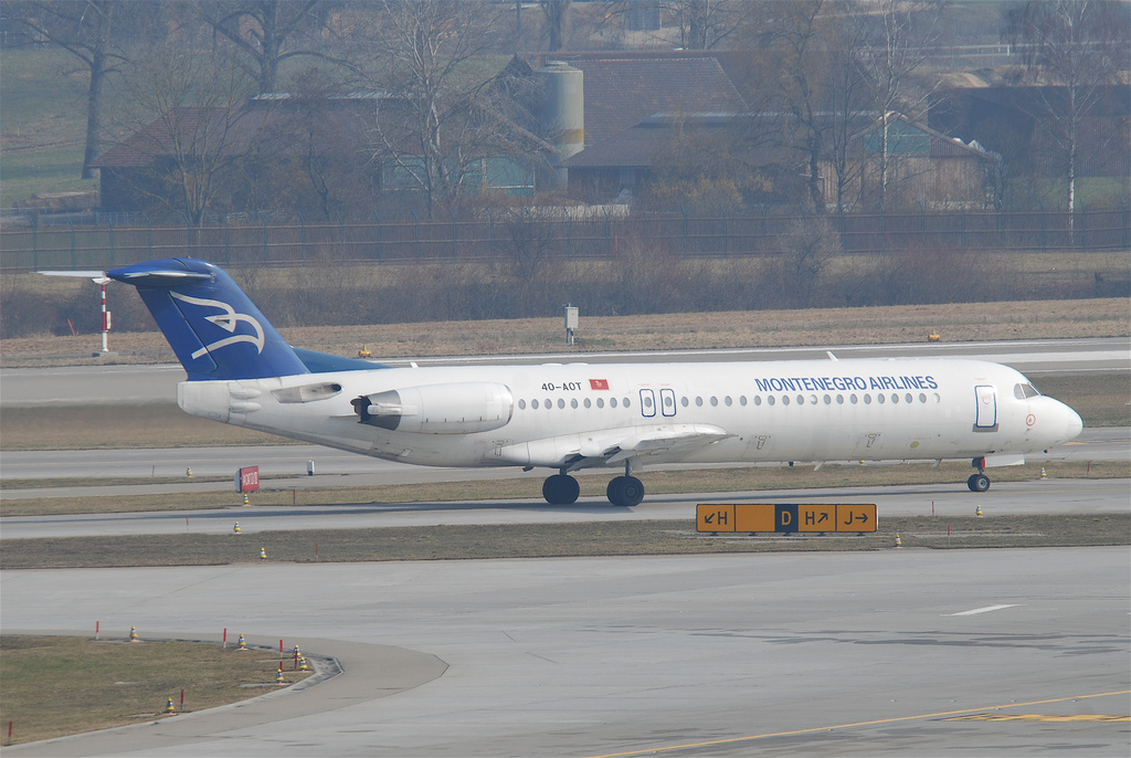 Photo of Montenegro Airlines 4O-AOT, Fokker 100