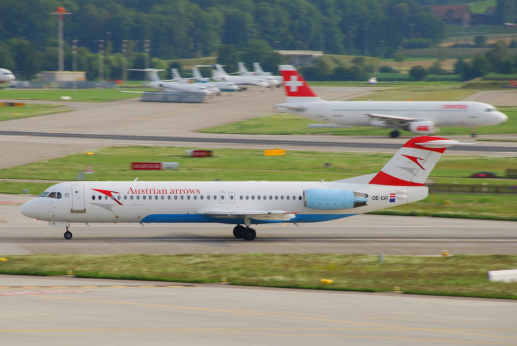 Photo of Austrian Airlines OE-LVI, Fokker 100